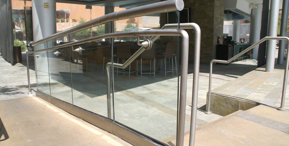 HRS Railing Systems Installation Image Gallery of C.R. Laurence 